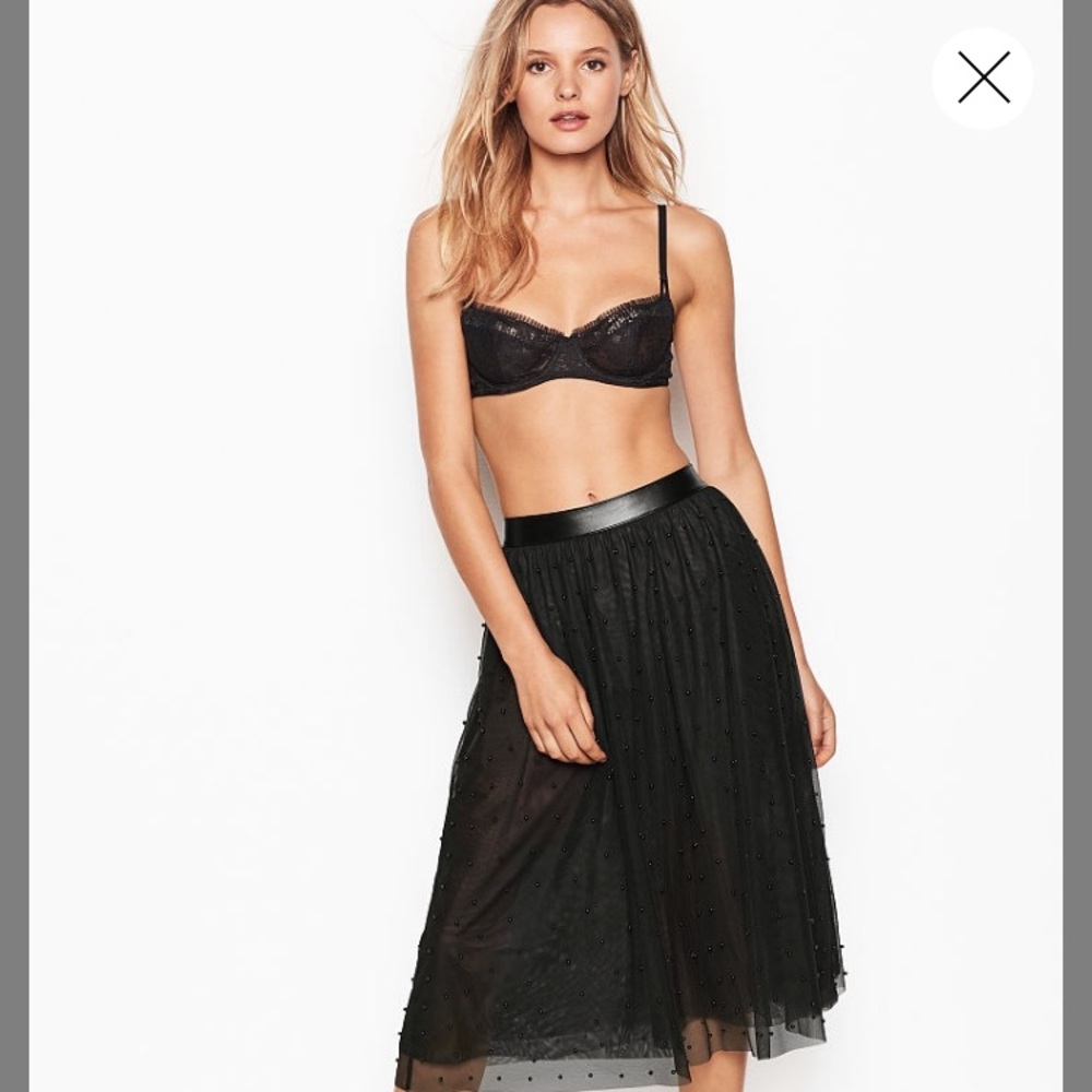 Victoria’s Secret Tulle & Pearl Skirt Brand New